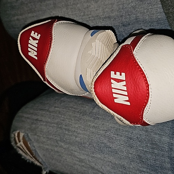 Nike Cortez GS Size 6Y - Picture 3 of 3